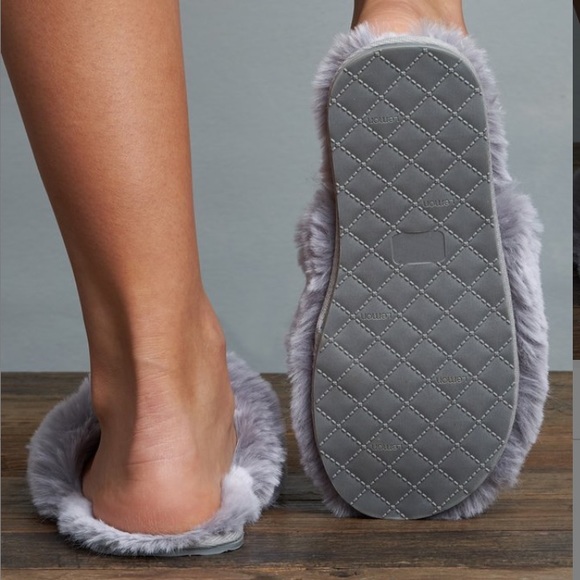 NWT Lemon fuzzy slip on slippers S/M - Picture 3 of 4